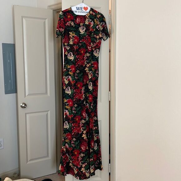 Flower dress - Picture 3 of 5